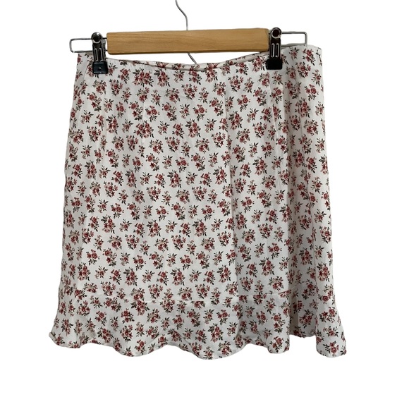 Hollister Ultra High Rise Skirt Size M - Picture 3 of 10